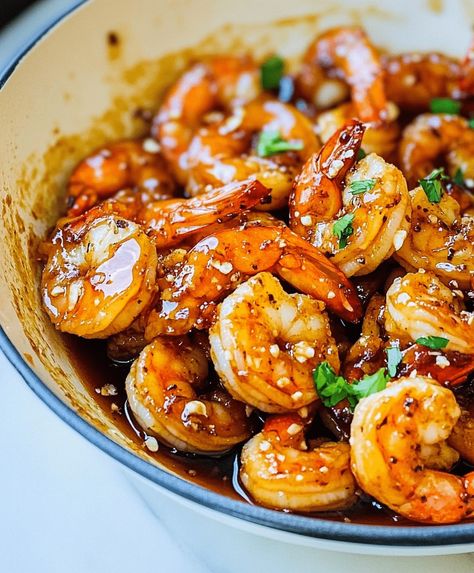 Easy Honey Garlic Shrimp Recipe Tiger Shrimp Recipes, Hot Honey Shrimp, Garlic Shrimp Recipes, Easy Honey Garlic Shrimp, Honey Shrimp, Honey Garlic Shrimp, Spicy Shrimp, Shrimp Recipe, Garlic Shrimp