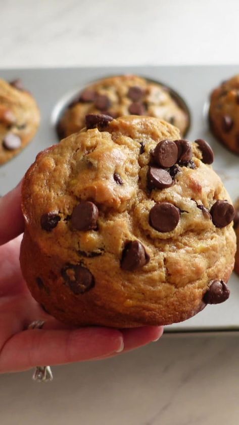 Banana Muffins Bakery Style, Spinach Banana Chocolate Chip Muffins, Muffin Recipes Banana Chocolate Chip, Drinking Recipes, Banana Espresso Chocolate Chip Muffins, Bakery Style Banana Choc Chip Muffins, Banana Chocolate Muffins, Baking Soda Substitute, Cinnamon Streusel Muffins