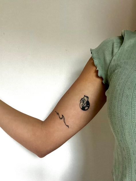 Vinyl Record Tattoo Ideas, Vinyl Tattoo Record, Record Tattoo Vinyl, Heart Tattoo Fine Line, Vinyl Record Tattoo, Record Tattoo, Vinyl Tattoo, Human Heart Tattoo, Mac Miller Tattoos