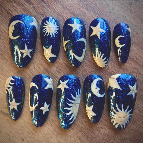 Dark Cute Nails, Whimsigoth Nails Short, Whimsigothic Nails, Whimsy Goth Nails, Whimsy Goth Makeup, Whimsigoth Nails, Whimsigoth Blue, Blue Whimsigoth, Cosmetics Table