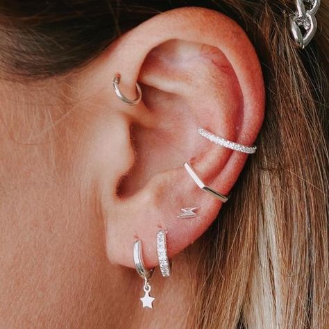 Pave Ear Cuff, Ear Peircings, Ear Parts, Ear Style, Ear Party, Silver Bar Necklace, Silver Ear Cuff, Hot Jewelry, Huggie Hoop Earrings