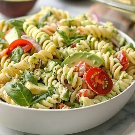 This Creamy Avocado Pasta Salad Will Make Your Summer Picnics a Hit Creamy Avocado Pasta Salad, Creamy Avocado Pasta, Avocado Pasta Salad, Pasta Varieties, Avocado Pasta, Summer Picnics, Cold Food, Baked Tofu, Juicy Tomatoes