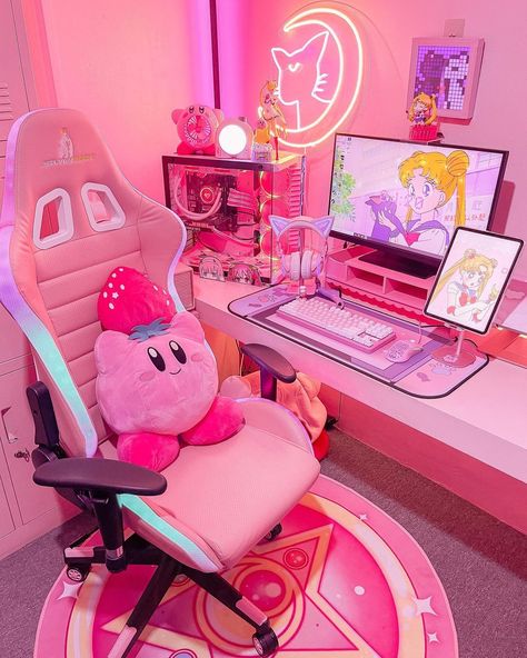 Violet Room, Girly Games, Kawaii Room Ideas, Gamer Bedroom, Nerd Room, Setup Gamer, Kawaii Bedroom, Pink Games, Gamer Setup