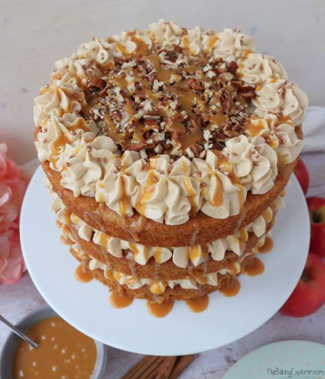 Apple Cake Decoration Ideas, Apple And Cinnamon Cake, Milkshake Ideas, Cinnamon Apple Cake, Orange Loaf Cake, Orange Loaf, Apple Cinnamon Cake, Cake Bar, Apple Bundt Cake