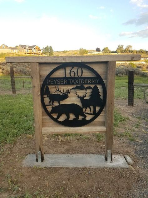 Wood Farm Signs Entrance, Metal Farm Signs Entrance, Property Signs Country, Driveway Signs Entrance, Farm Signs Entrance Driveways, Farm Entrance Ideas Driveways, Farmhouse Driveway Entrance, End Of Driveway Ideas Entrance, Farm Signs Entrance