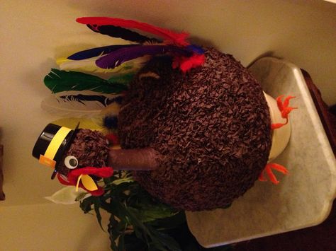 Thanksgiving Turkey Piñata Turkey Pinata Diy, Turkey Pinata, Paper Mache Turkey, Thanksgiving Hosting, Turkey Project, Crafts Birthday, Birthday Pinata, Hosting Ideas, Diy Pinata