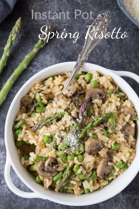 Instapot Mushroom Risotto Recipe, Mushroom Asparagus Risotto, January Meals, Hash Recipes, Spring Risotto, Filet Mignon Chorizo, Cooking Risotto, Asparagus Risotto, Healthy Instant Pot