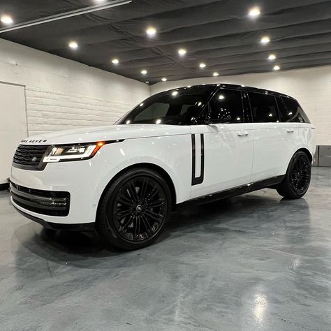 Range Rover Car Interior, 7 Seater Range Rover, 7 Seater Cars Luxury, Range Rover 7 Seater, 7 Seater Cars, 8 Seater Cars, Luxury Suv Cars, Range Rover White, Aesthetic Car Accessories