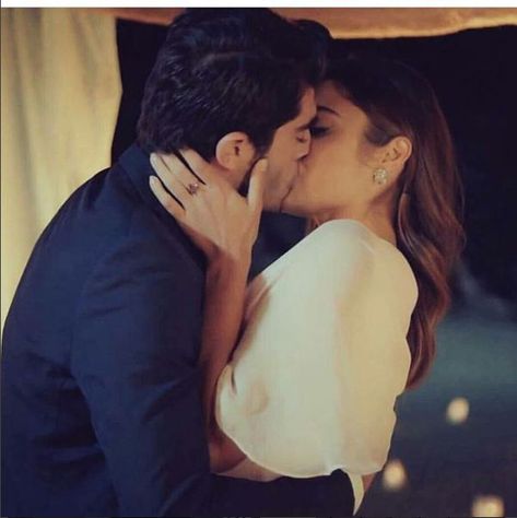 I can see through my veil, that all the people are congratulating eac… #romance #Romance #amreading #books #wattpad Hayat And Murat Romantic Kiss, Good Morning Kiss Images, Murat And Hayat Pics, Romantic Kiss Gif, Hayat Murat, Iconic Films, Movie Kisses, Passionate Couples, Hayat And Murat