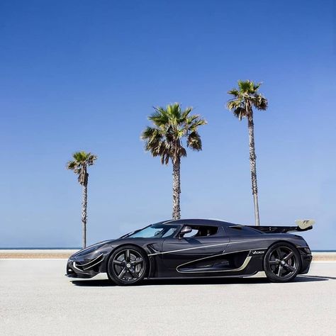 Cars & Trees! _ Sublime photo of the Koenigsegg Agera FE 'Vader' #1 of 2 chassis #160 thanks to @robertsautomotive.media… Koenigsegg Vader, Koenigsegg Agera, Koenigsegg, Dream Car, Car Garage, Supercars, Sweet Dreams, Motorcycles, Bmw Car