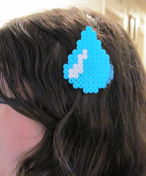 Pastel Perler Beads, Perler Hair Clip, Perler Bead Hair Clip, Perler Bead Accessories, Perler Bead Anime, Hama Beads Anime, Perler Jewelry, Hamma Beads Ideas, Pixel Beads