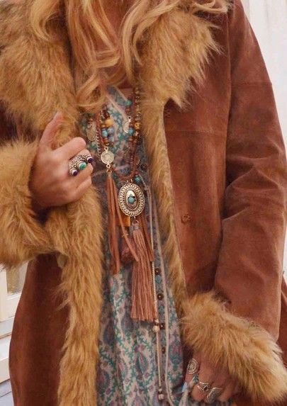 Hippie coat Fur Coat Outfit Vintage, Vintage Coats For Women, 70s Coat, Looks Hippie, 70s Western, Vintage Faux Fur Coat, Boho Coat, Afghan Coat, Colorful Maxi Dress