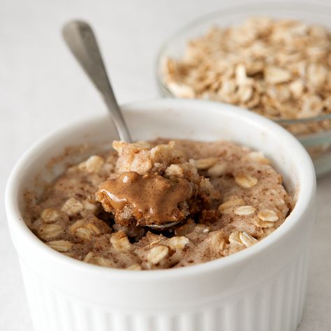 Oatmeal Mug Cake, Chocolate Hazelnut Cake, Savory Cakes, Butter Cinnamon, Mug Cake Microwave, Oatmeal Cake, Mug Cakes, Cinnamon Oatmeal, Breakfast Food List