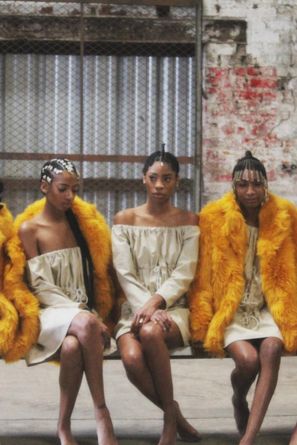 BRAIDS x Saint Heron - ICYMI: Shani Crowe and Saint Heron Put On An Epic Hair Art Show Solange Braids, Photoshoot Ideas Group, Yellow Photoshoot, Saint Heron, Epic Hair, Group Pictures, Long Hair Girl, Black Excellence, Hair Art