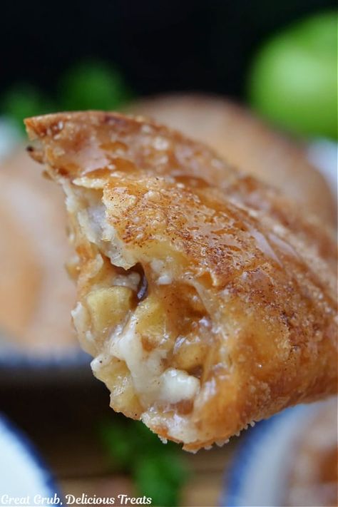 Caramel Apple Empanadas Recipe, Carmel Apple Empanadas Recipe Taco Bells, Easy Empanada Recipe, Taco Bell Apple Empanada Recipe, Apple Cream Cheese Danish, Caramel Apple Empanadas Taco Bells, Empanadas Apple, Carmel Apple Empanada Taco Bell, Caramel Apple Empanadas