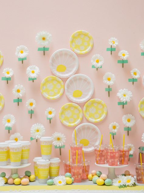 Easter Brunch Decorations, Happy Birthday B, Brunch Decorations, Easy Easter Brunch, Birthday Themes For Adults, Daisy Party, Brunch Easy, Oh Joy, Diy Birthday Decorations