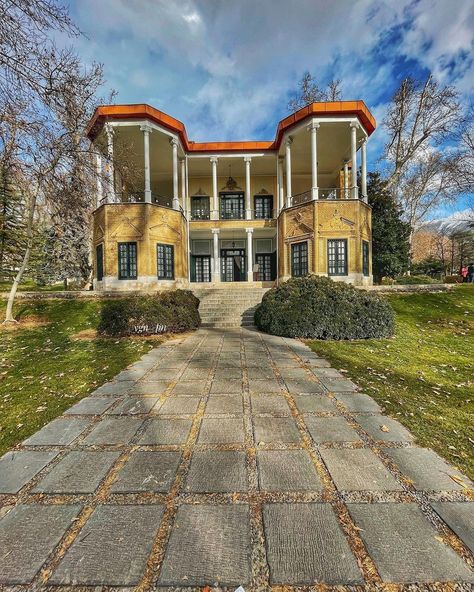 Iran Architecture Iranian, Architecture Modern House, Iran Architecture, Iran Pictures, Iranian Architecture, New Houses, Playstation Controller, Eid Mubarak Greetings, Architecture Modern