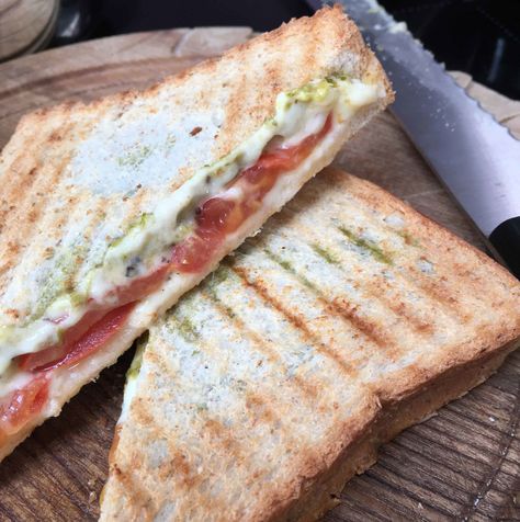 Pesto, Tomato and Cheese Toasted Sandwich Toastie Ideas, Toastie Recipes, University Meals, Ham And Cheese Toastie, Toasted Sandwich Recipes, Pita Bread Sandwich, Toasted Sandwich, Meatballs And Gravy, Sweet Chili Chicken