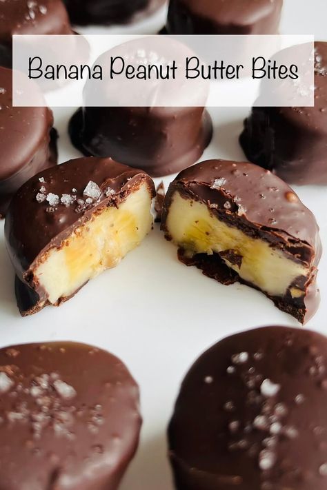 Chocolate Covered Peanut Butter Bananas, Healthy Banana Peanut Butter Recipes, Peanut Butter Banana Cups, Frozen Banana Peanut Butter Bites, Banana Dipped In Chocolate, Banana And Peanut Butter Snack, Banana Peanut Butter Bites, Chocolate Banana Bites, Chocolate Peanut Butter Banana Bites