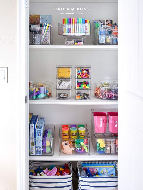 Arts And Craft Cupboard, Closet Organization Ideas For Crafts, Organising Arts And Crafts, Art Cupboard Storage, Bookcase Organization Storage, Kids Art Cabinet, Kid Craft Organization Ideas, Playroom Craft Storage, Arts And Crafts Organization For Kids