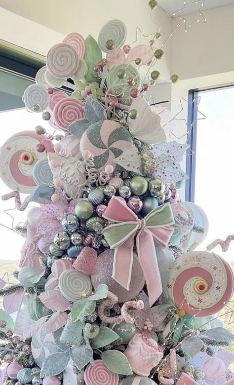 Pastel Candyland Christmas Tree, Gradient Christmas Tree, Pastel Colors Christmas Tree, Christmas Decor Ideas Pastel Colors, Pink Tree Ideas, Sugarplum Christmas Tree, Pastel Gingerbread Christmas Tree, Pastel Pink Christmas Tree, Candy Decorated Christmas Tree