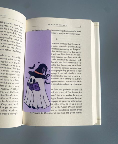 Cutest ghost Bookmark bundle | Reading ghost | Halloween Bookmark | Halloween | Halloween Gift | Gift for Teen | Book Lover Gifts | Books | Gifts| Bookmarks bundle  This is a set of two bookmarks for $5.00 - Measure 2 by 6 inches Ghost Bookmark, Bookmark Halloween, Fall Bookmarks, Naruto Drawings Easy, Halloween Bookmarks, Teen Book, Bookmarks Diy, Handmade Bookmarks Diy, Book Lover Gifts