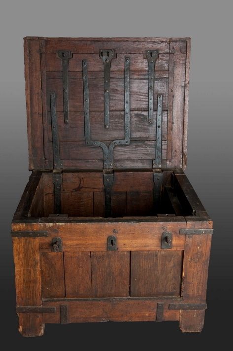 Late medieval oak and iron bound chest - Marhamchurch Antiques Hope Chests, Iron Straps, Medieval Decor, Wooden Trunks, Medieval Furniture, Antique Trunk, Trunks And Chests, Antique Chest, Late Middle Ages