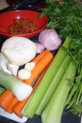 Homemade Bouillon, Vegetable Bouillon, Herb Salt, Maple Balsamic, Light Soups, Broth Recipes, Vegetable Broth, How To Cook Rice, Meals Healthy