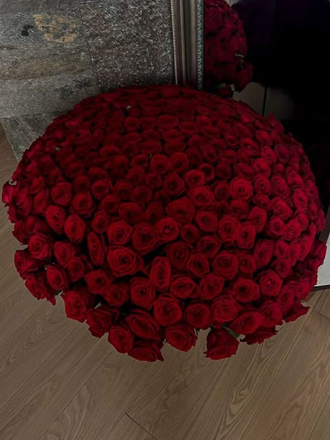 Roses Bouquet Gift, 100 Roses, Love Rose Flower, Luxury Flower Bouquets, Red Rose Bouquet, Psychology Student, Custom Bouquet, Roses Red, Flowers Bouquet Gift