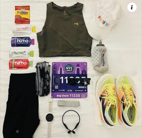 Marathon Race Day Outfits, Running Inspo, Half Marathon Plan, Marathon Plan, Become A Runner, Running Outfits, Running Girl, Marathon Motivation, Race Day Outfits