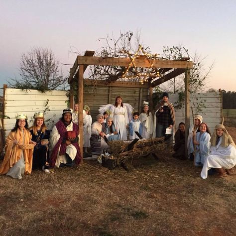 Live Nativity Scene Ideas, Live Nativity Scene, Church Youth Activities, Living Nativity, Ward Activities, Live Nativity, Christmas Crib Ideas, Nativity Scene Diy, Christmas Parade Floats