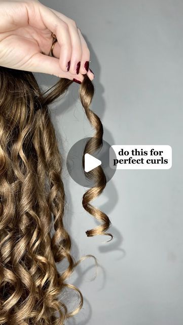 Curl Jelly, Curl Clumps, Ringlet Curls, Finger Curls, Spiral Curls, Step By Step Hairstyles, Medium Long Hair, Curl Cream, Index Finger