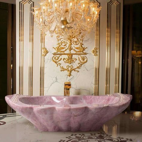 ✨PrincessChelRB✨ Would love tub shaped as giant clam shell.... بيوت ملكية, Bathtub Design, Dream Bathrooms, Dream Bathroom, Rose Quartz Crystal, Beautiful Bathrooms, Sink In, Design Case, Architectural Digest