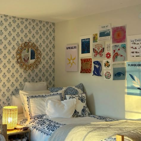 Wallpaper In Dorm Room, Greek Dorm Room, Dorm Room Carpets, Syracuse Dorm Room, Mama Mia Dorm Room, Dorm Blue Aesthetic, Cool College Dorms, Nautical Dorm Room, Coastal Grandmother Dorm Room