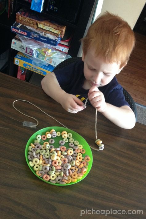 Fruit Loop Necklaces | an easy and fun to do cereal-themed project for toddlers and preschoolers Fruit Loop Necklace For Kids, Cereal Necklace, Fruit Loops Cereal, Childcare Ideas, Things That Go Together, Kids Cereal, Craft For Toddlers, Counting For Kids, Iron Chef