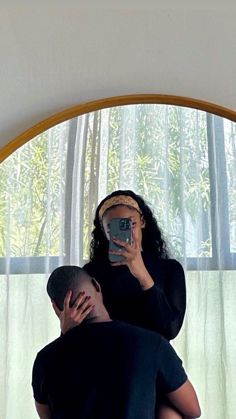 Booed Up Couples, Husband Spoiling Wife, Black Couple Vacation Pictures, Bath Couple Photoshoot, Boyfriend Faceless Aesthetic, Couple Poses Tall Woman, Couple Faceless Photos, Sneaky Couple Pictures, Black Woman Relationship