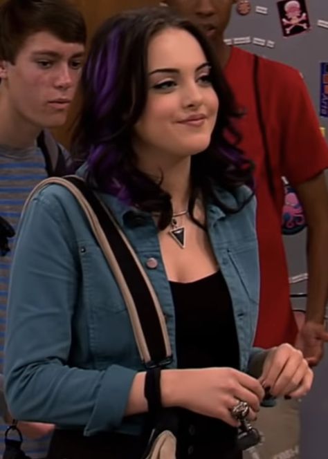 Jade West Purple Hair, Jade West Hair, Alison Cooper, Jade West Style, Jade Victorious, Jade West Victorious, Uk Icon, Tv Characters Outfits, Liz Gilles