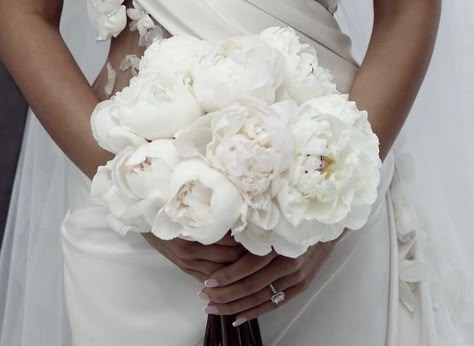 Vogue Wedding, White Peonies, Wedding Mood, Dreamy Wedding, Marry You, Here Comes The Bride, Marry Me, Wedding Bells, Fine Dining