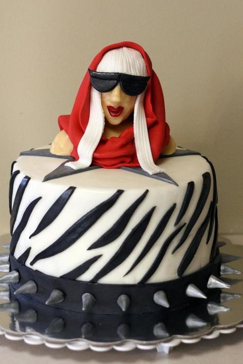 Lady Gaga Cake, Lady Gaga Birthday, Happy Birthday Cake Writing, Marbled Cake, Birthday Cake Write Name, Birthday Cake Writing, Chocolate And Strawberry, Teen Cakes, Krispy Treats