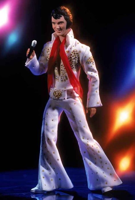 Elvis Presley | 15 Singers You Might Not Know Were Immortalized As Barbies Barbie Presentation, Celebrity Barbie, Celebrity Barbie Dolls, Realistic Barbie, Barbie Disney, Celebrity Dolls, Mattel Shop, Diva Dolls, Fashion Queen