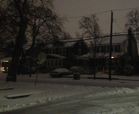 Snowy Suburbs, Midwest Emo, Dark Paradise, Winter Scenery, Dark Photography, Winter Aesthetic, Night Aesthetic, Small Town, Dark Aesthetic