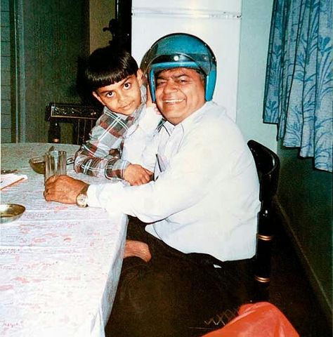 Virat kohli with his dad Kohli Hairstyle, Virat Kohli Portrait, Virat Kohli Portrait Photography, Virat Kohli Hairstyle, Indian Cricketers, Virat Kohli And Anushka, Virat And Anushka, Virat Kohli Instagram, King Kohli