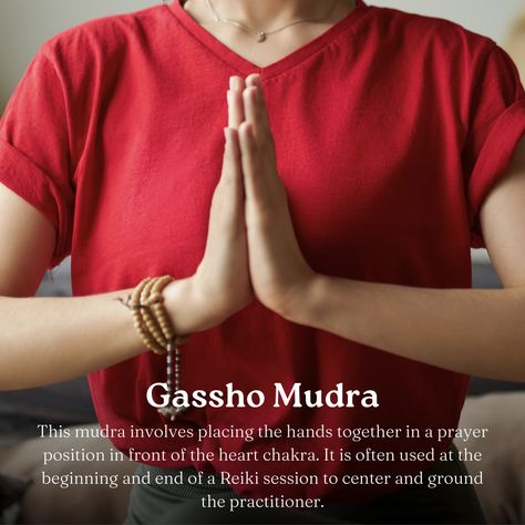 gassho mudra Gassho Reiki, Heart Mudra, Hand Mudra, Reiki Session, The Heart Chakra, Beginning And End, Spiritual Cleansing, Hands Together, Healing Hands