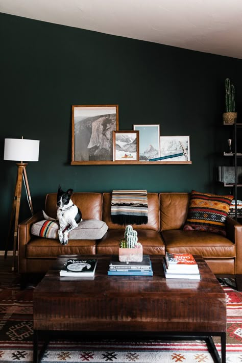 Dark Green Living Room, Dark Green Walls, Dark Living Rooms, Living Room Green, Green Rooms, Living Room Inspo, New Living Room, Room Colors, Living Room Inspiration