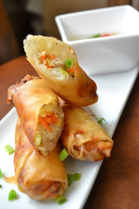 Lumpiang Gulay | Filipino Food from Morenas Catering Aruba Fried Lumpia, Lumpiang Gulay, Yummy Vegetable Recipes, Philippines Recipes, Cooking Chinese Food, Filipino Dish, Bean Sprout, Filipino Cuisine, Filipino Foods