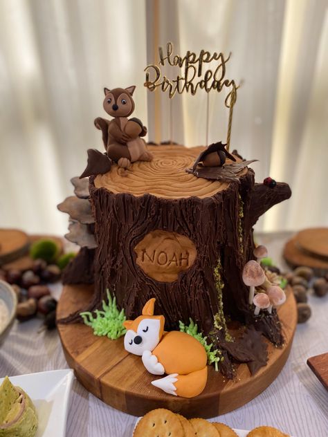 Woodland First Birthday Cake, Forest Animal Cake, Fox Cakes, Charlotte Cakes, Woodland Theme Cake, Chocolate Leaves, Tempered Chocolate, Stump Cake, Tree Stump Cake