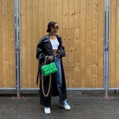 Womenswear (@lessisworefemales) • Instagram photos and videos Brazil Outfits, Looks Hip Hop, Fest Outfits, London Outfit, Effortlessly Chic Outfits, Leather Trench, Model Style, Style Streetwear, Mode Inspiration