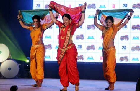 Lavani - Folk Dance, Maharastra Lavani Dance, Dance Forms, Dance Of India, Dance Styles, Warli Art, Dancers Art, Vidya Balan, Indian Dance, Folk Dance