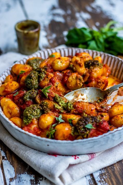 Vegan Baked Gnocchi, Vegan Gnocchi Bake, Baked Gnocchi Vegetarian, Happy Skin Kitchen, Gnocchi Puttanesca, Veggie Gnocchi Recipes, Italian Mains, Gnocchi Bake, Alla Puttanesca