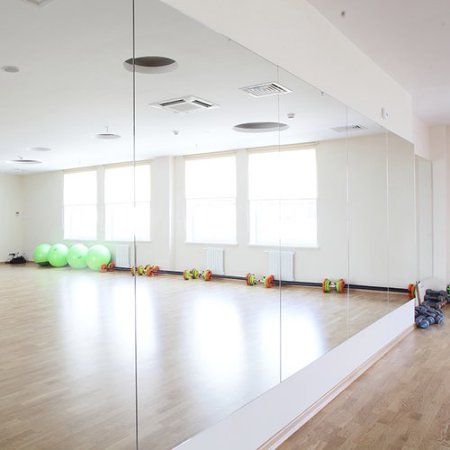 Gym Mirror Wall, Home Gym Mirrors, Home Dance Studio, Dance Mirrors, Café Design, Gym Mirrors, Shed Decor, Basement Gym, Dance Rooms